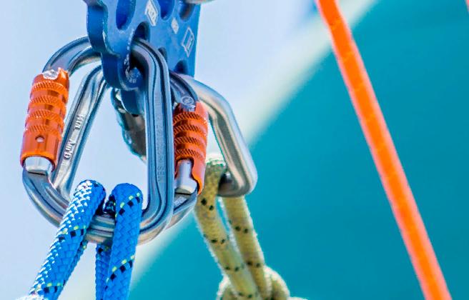 Карабины Petzl: формы и типы блокировок