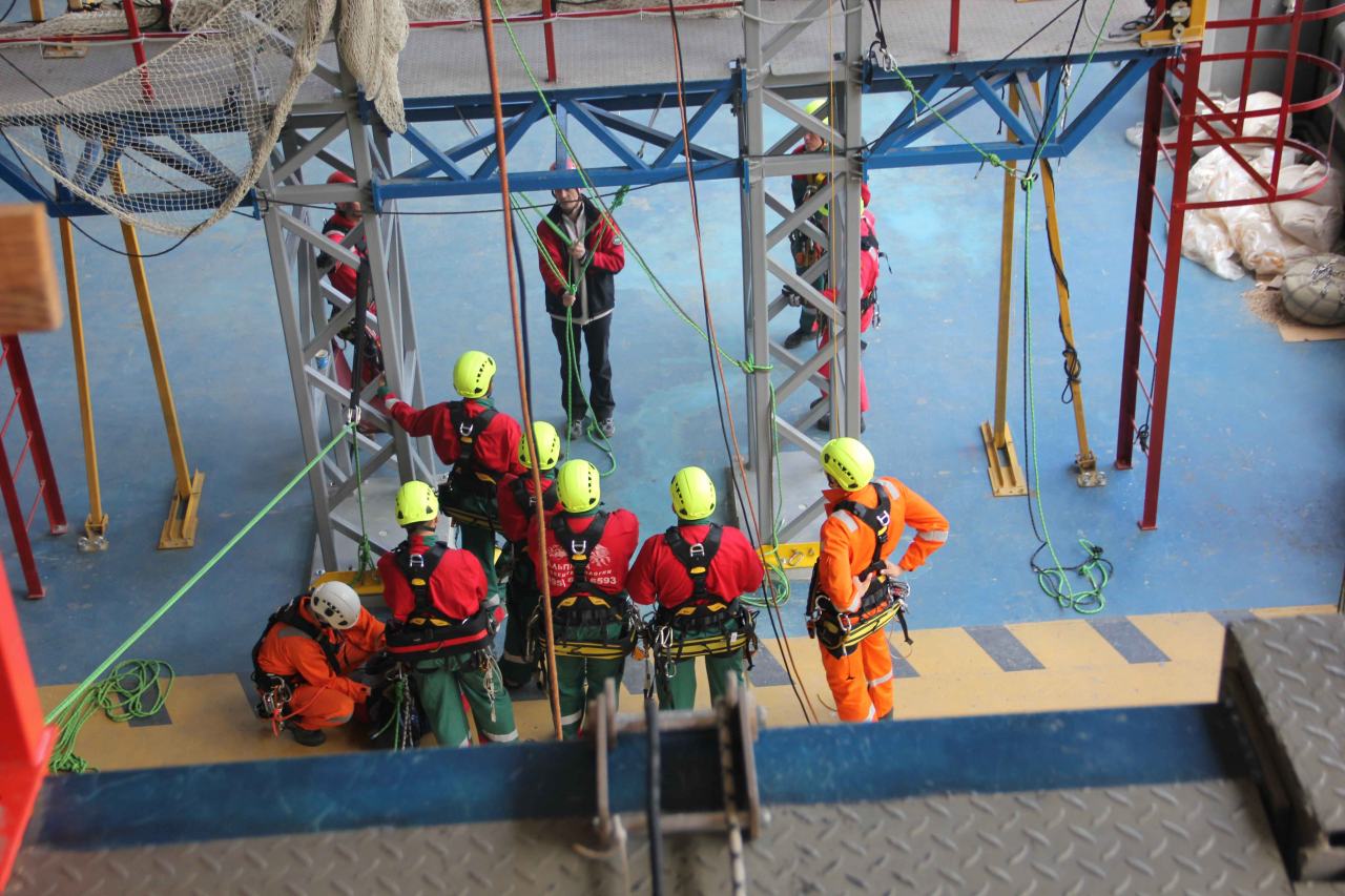 Курс IRATA, «Sakhalin Rope Access Services» 6028/OT, при участии ООО «Альпика-Спецтехнологии»